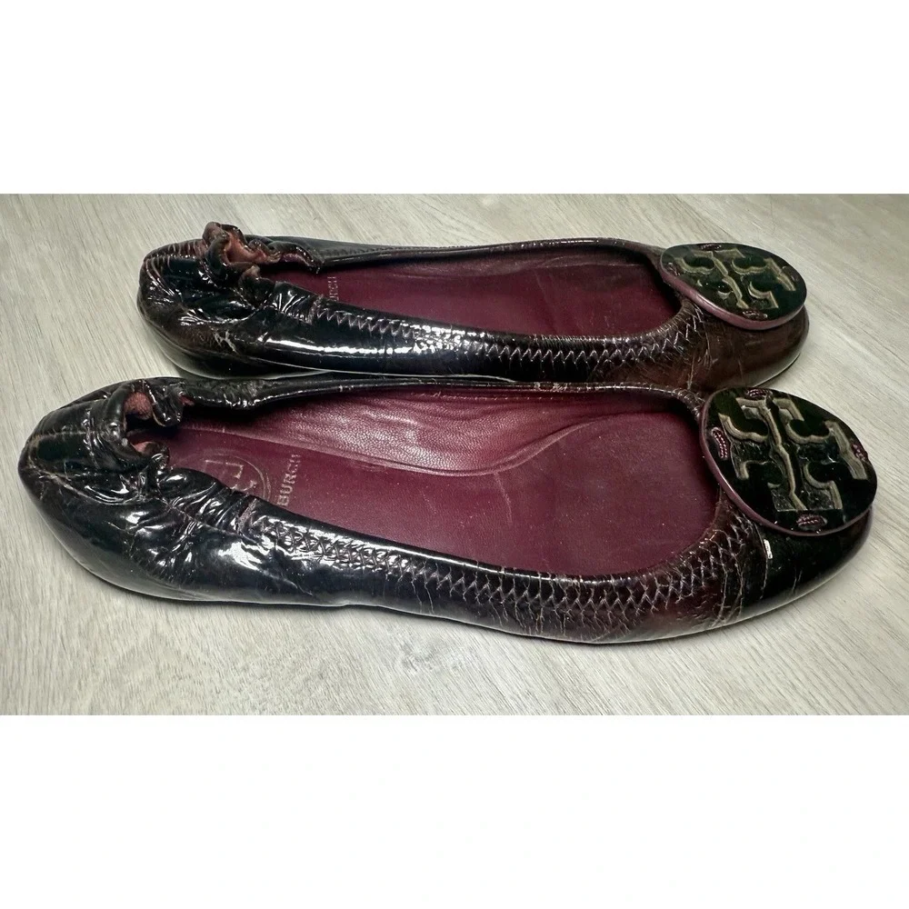 Tory Burch Reva Ballet Flats Dark Brown‎ Patent Leather Embellished Logo sz 5